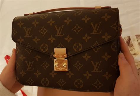 como saber si un bolso louis vuitton es original|modelos de bolsas louis vuitton.